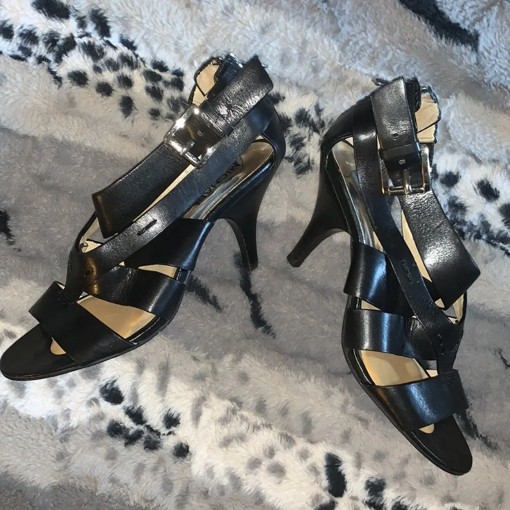 MICHAEL KORS Black Leather Heels — 7